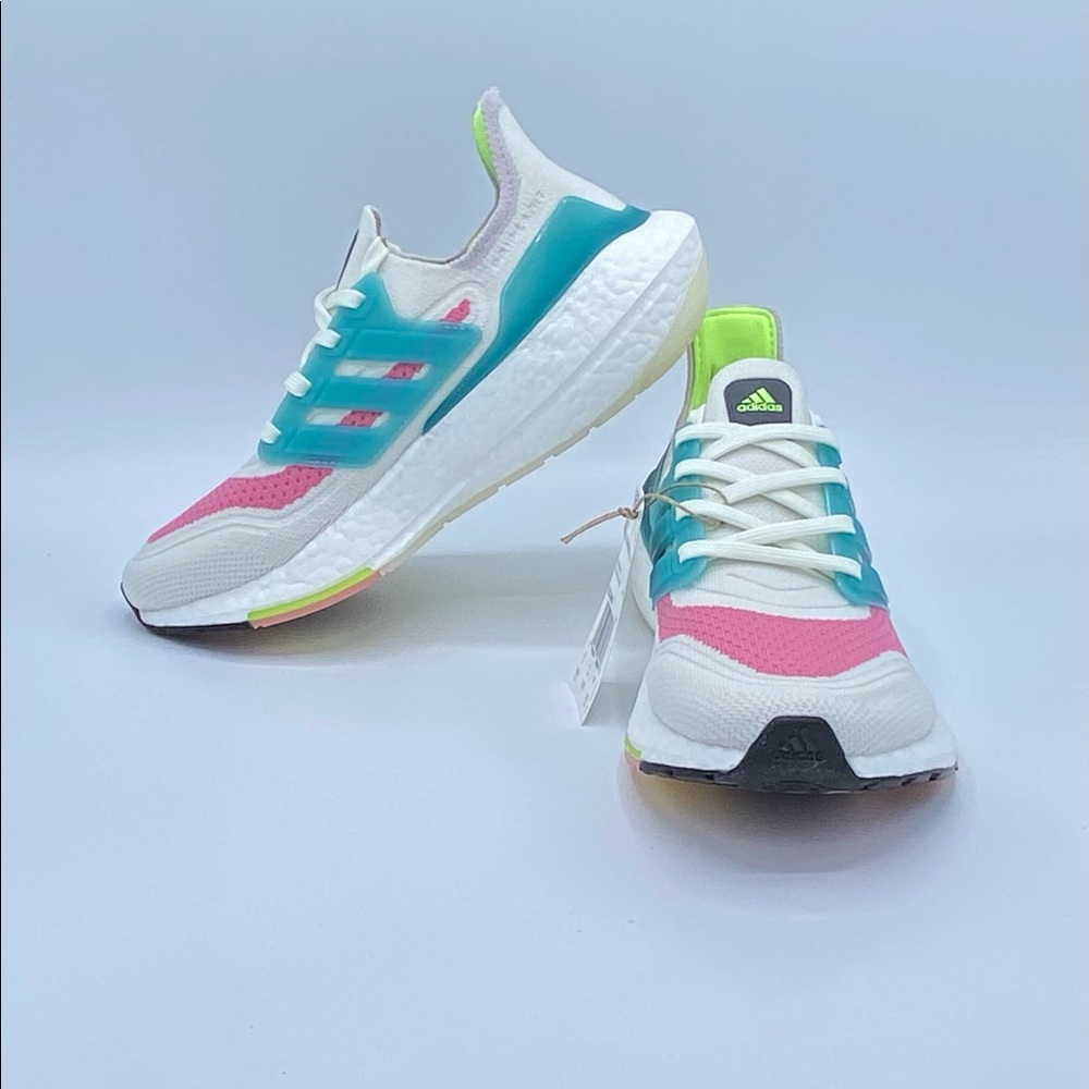 NEW! adidas Ultraboost 21 Women's Shoes - Picture 2 of 7